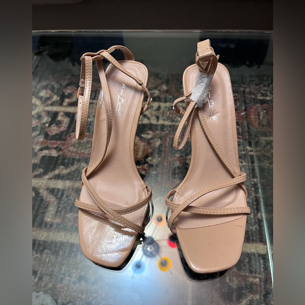BRANDNEW NEVERWORN tan strapping high heel sandals